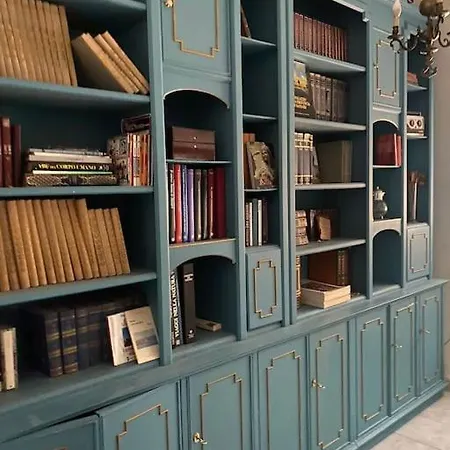Rosso Apartment